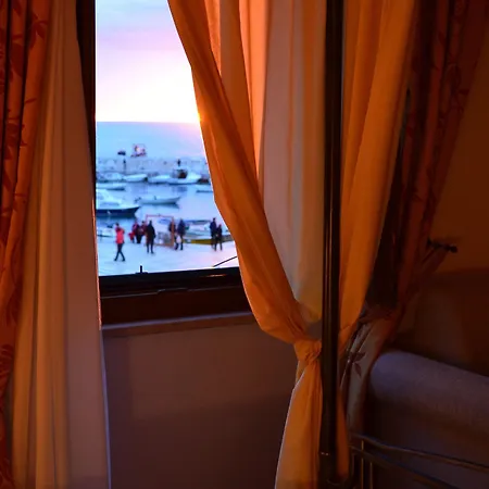 Hotel Phasiana 3*