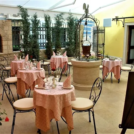 Hotel Phasiana 3*